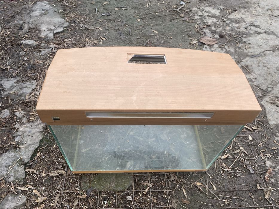 Продам аквариум приблезительно 30 литров