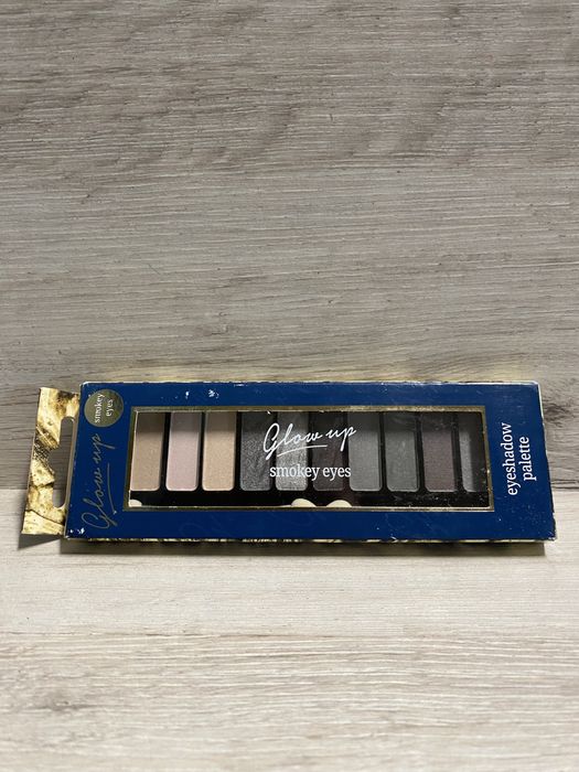 Paletka cieni Smokey eyes