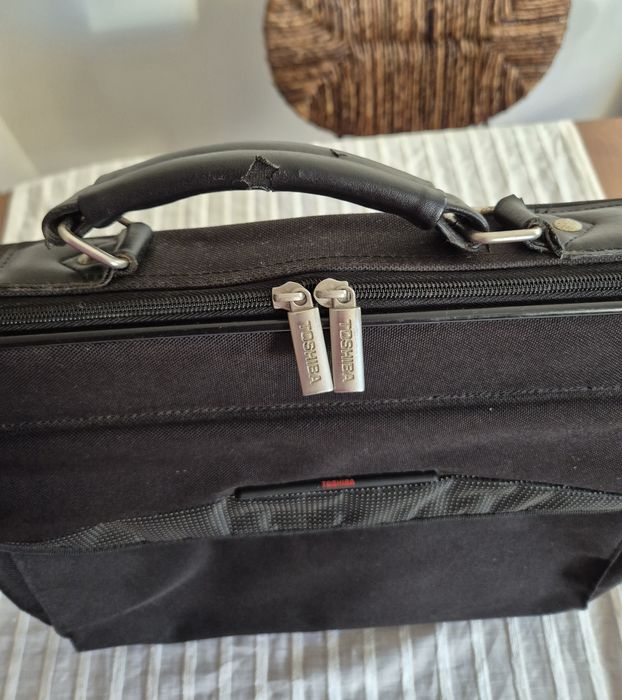 Mala de Portátil Toshiba 16" - Value Edition