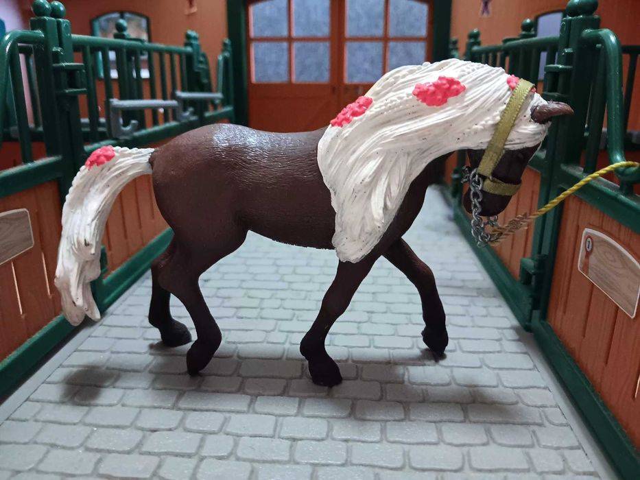 Schleich, brinquedos