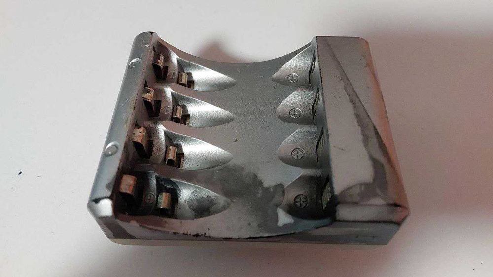 Зарядні пристрої для акумуляторів