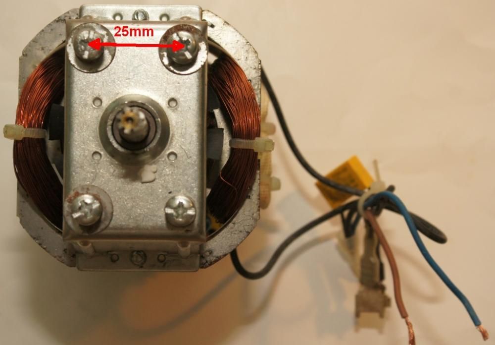 Silnik Y8825M823-143 AC230/50Hz Max 550W yue peng cheng