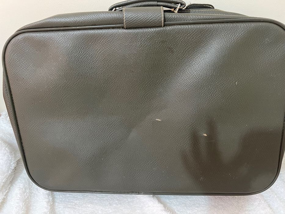 Mala Antiga de Viagem Verde