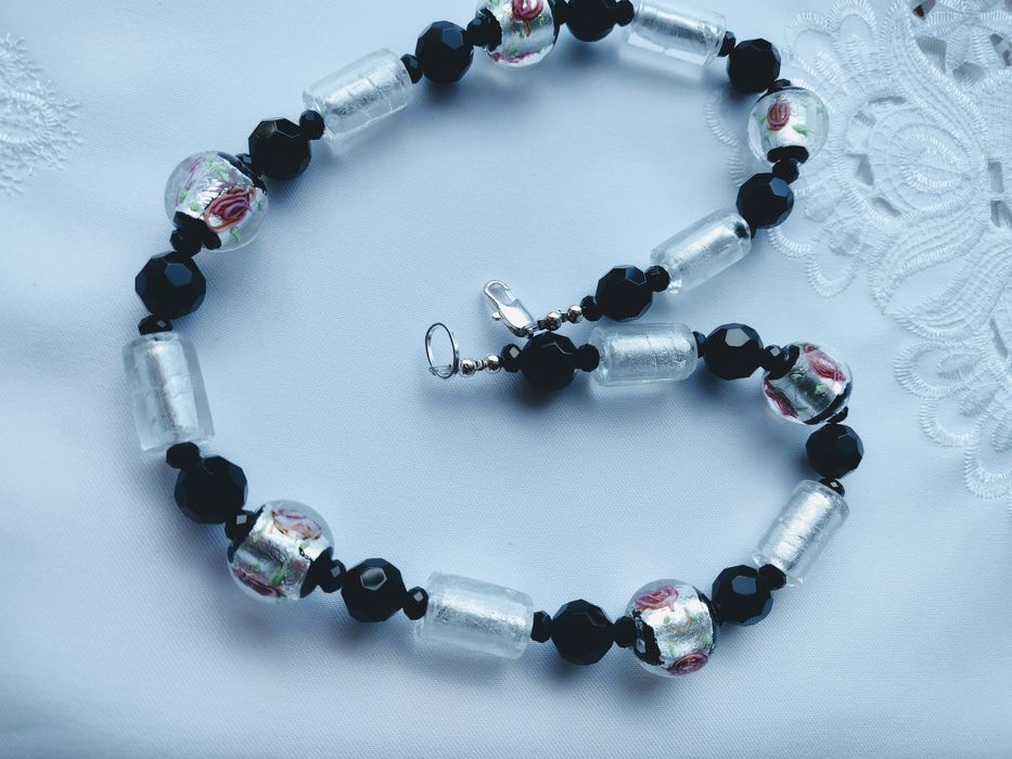 naszyjnik 54cm srebrno czarny i róże szkło weneckie lampwork kryształ