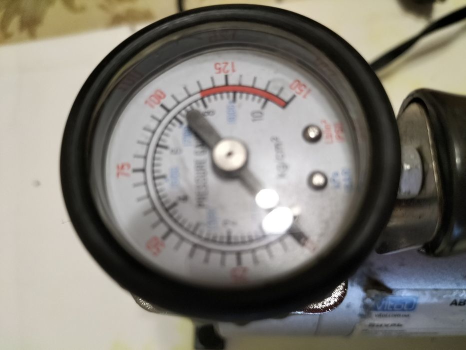 Компрессор автомобильный Вихрь