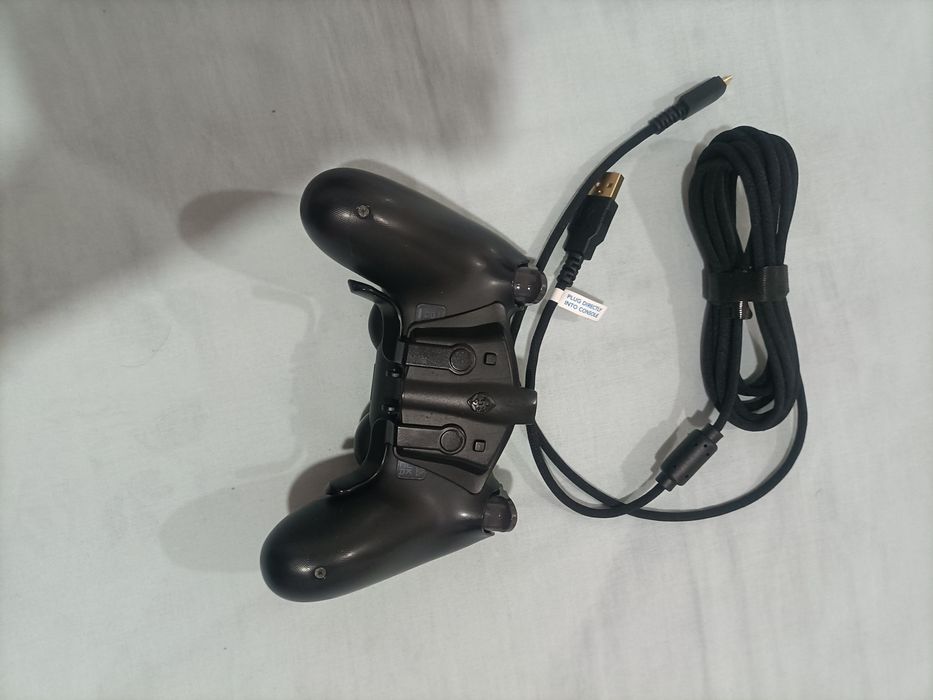 Comando PS4 com strickepack incluído