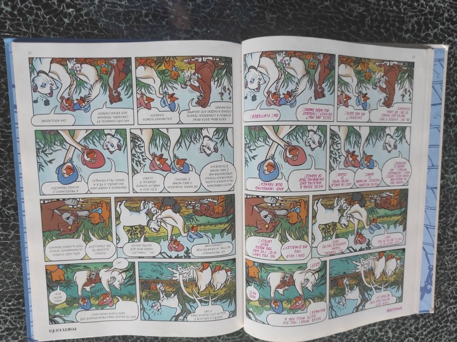 Os Aristogatos bilingue português inglês banda desenhada Disney