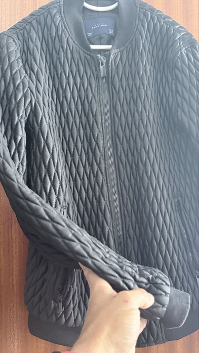 Blusão Zara Man Preto Acolchoado – Tamanho M – Excelente Estado