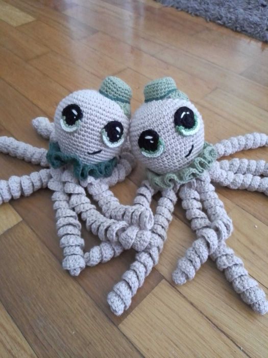 Polvo neo natal amigurumi