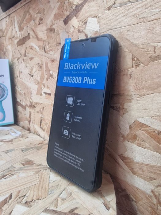 Blackview BV5300 Plus na cor preta.