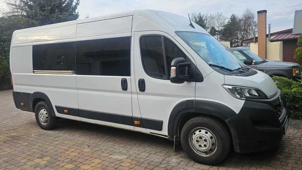 Wynajem busów 9 osobowych - Opel Movano 2022r. 2.2 140KM - Rędziny