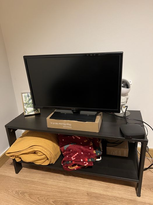Mesa de apoio preta do IKEA