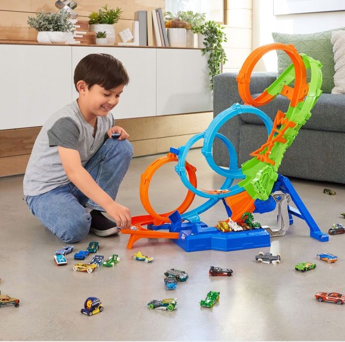 Hot wheels poczwórna pętla kraksa Netflix
