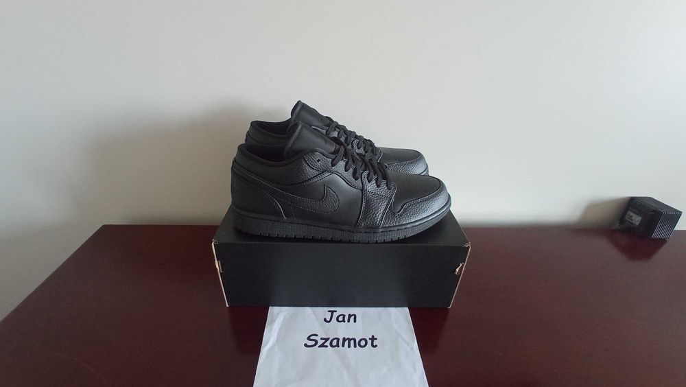 49,5 Buty Nike Air Jordan 1 Low Triple Black