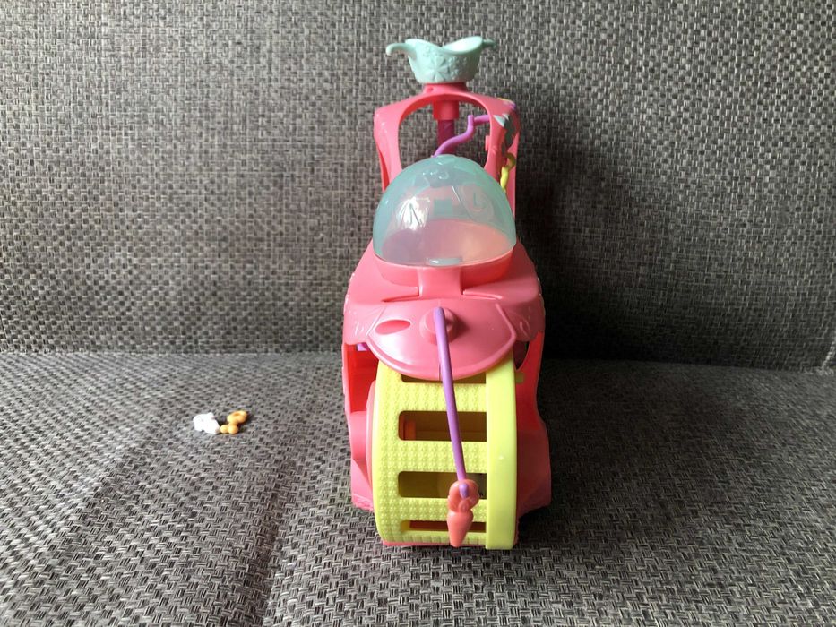 Samochód Littlest Pet Shop + akcesoria i figurka