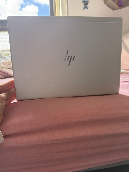 Notebook HP Prateado com Windows – Excelente Estado