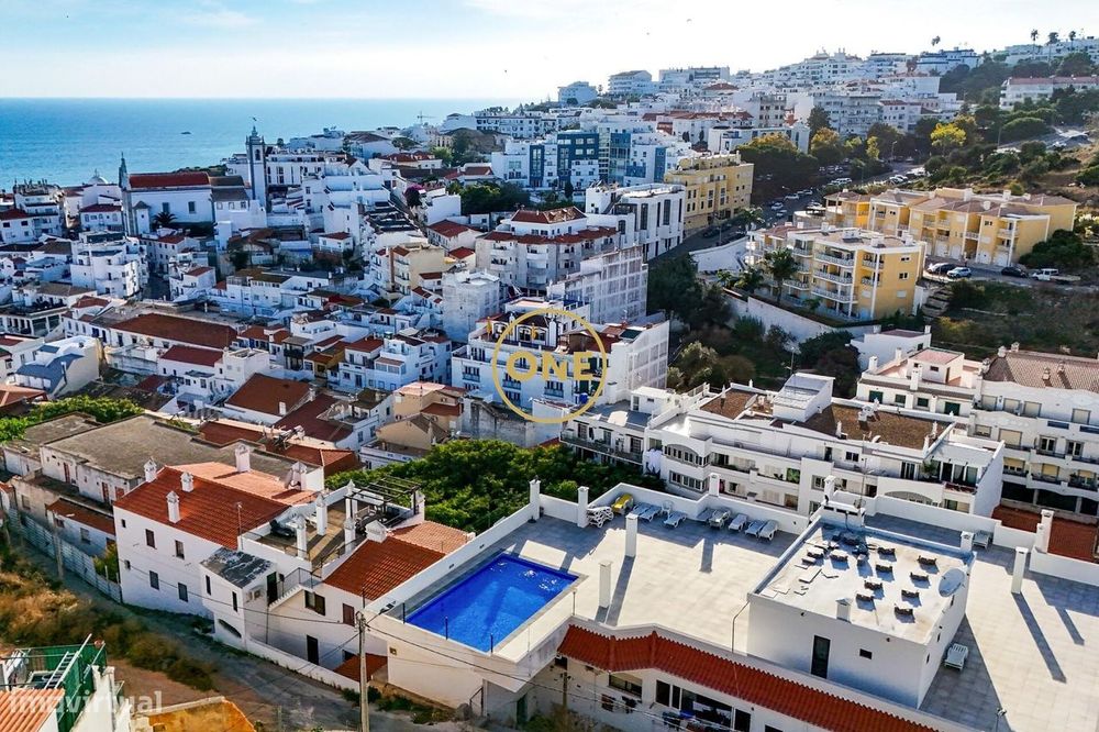 Ap. T0+1 Av. Liberdade nº 52, Albufeira, com piscina no rooftop e a 5