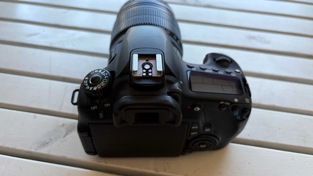 Máquina fotográfica Canon EOS 60D
