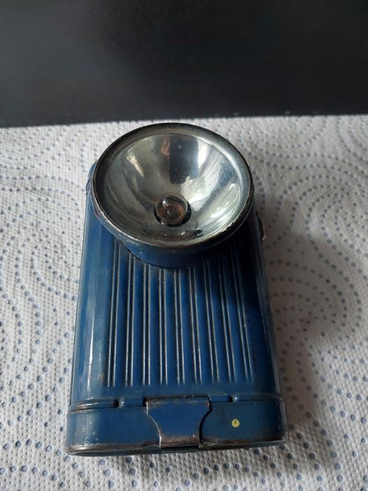 Stara latarka z okresu  PRL-U