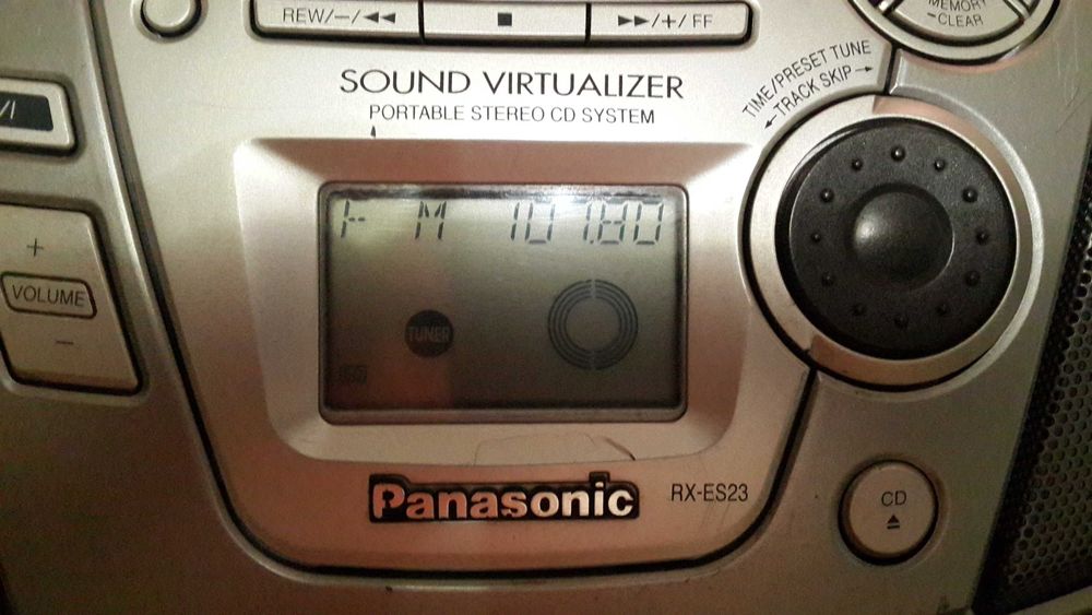 Переносной музыкальный центр PANASONIC RX-ES 23,и запчасти.