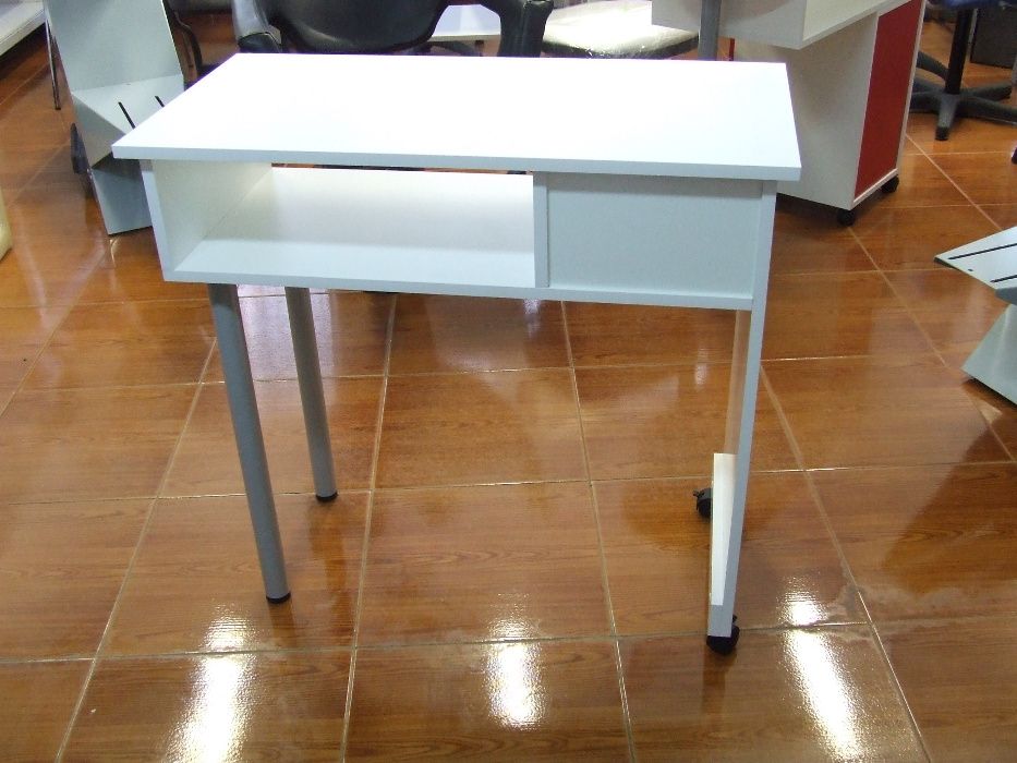 Mesa de manicura / Estetica / Cabeleireiro / Unhas de gel / Manicure