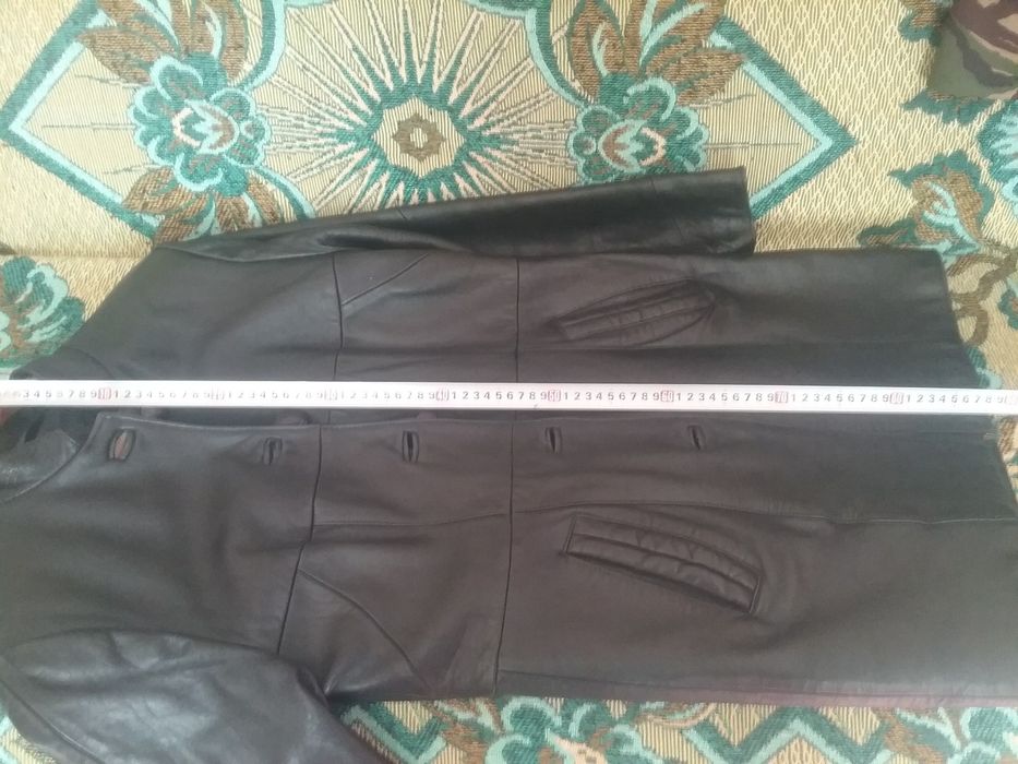 Куртка жіноча шкіряна , вживана .