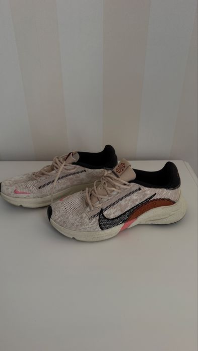 Кросівки Nike 36 розміру