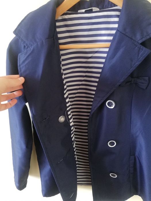 Granatowy dziecięcy dziewczęcy płaszcz przeciwdeszczowy