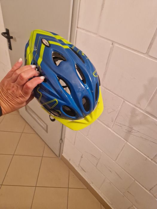 Kask rowerowy stan bdb S, 48-52 regulowany.