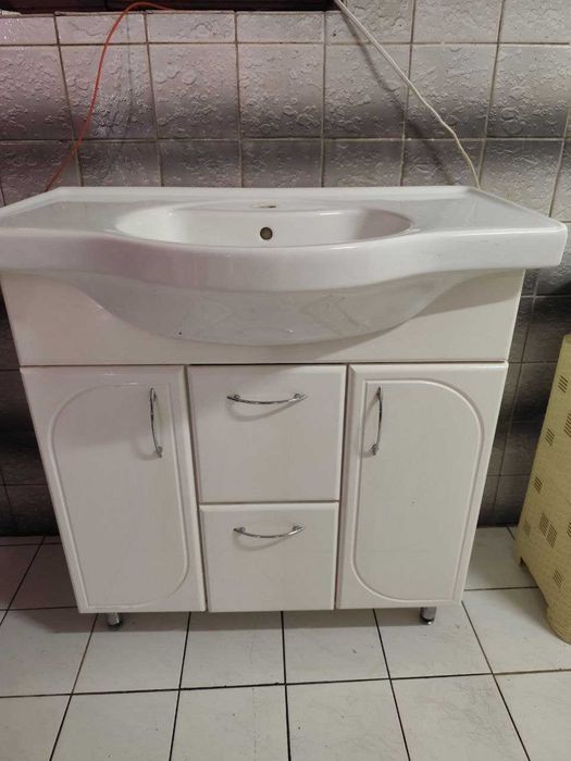 Умивальнік з Тумбою