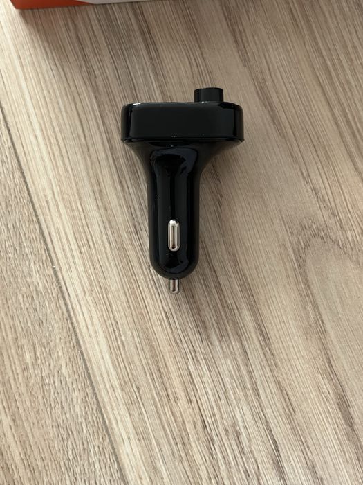 Transmiter FM Bluetooth do samochodu + ładowarka USB / USB-C
