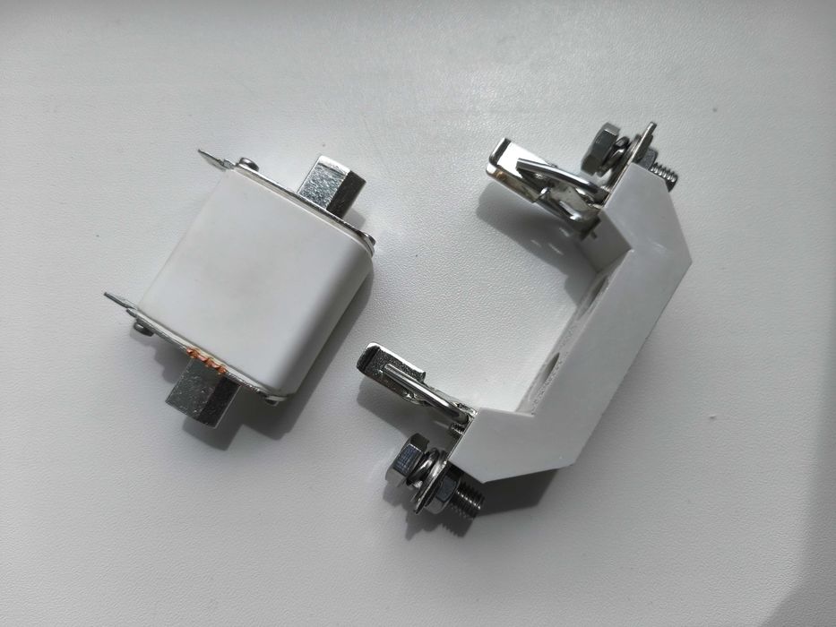 Запобіжник + тримач для LiFePO4 збірок, Chint CRT36-00 160A
