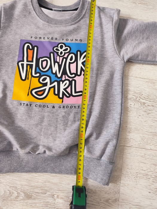 Dres dziewczęcy 122/128