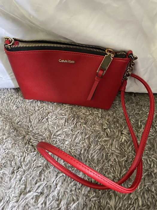 Torebka Calvin Klein mała czerowna na łańcuszku saffiano
