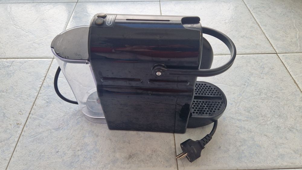 Máquina de Café Nespresso preta