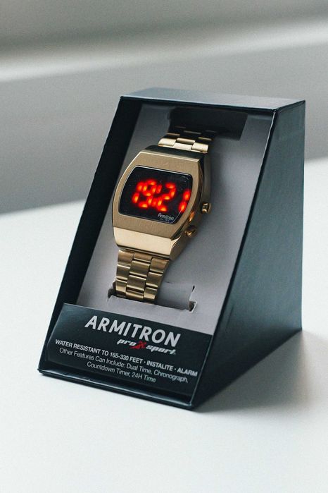 Zegarek Armitron Griffy złoty led czerwony retro