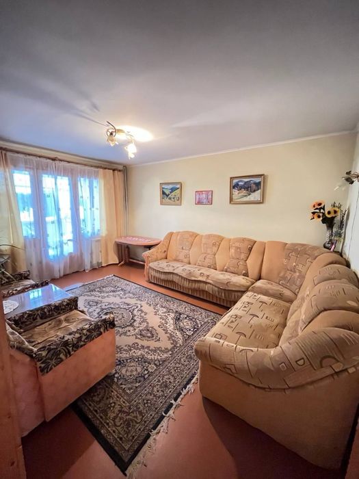 Продаю 4-кімнатну квартиру в Надвірній