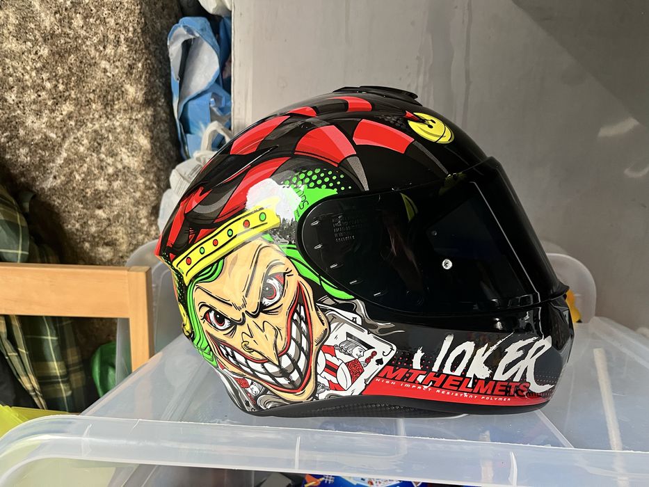 Capacete de moto e luva