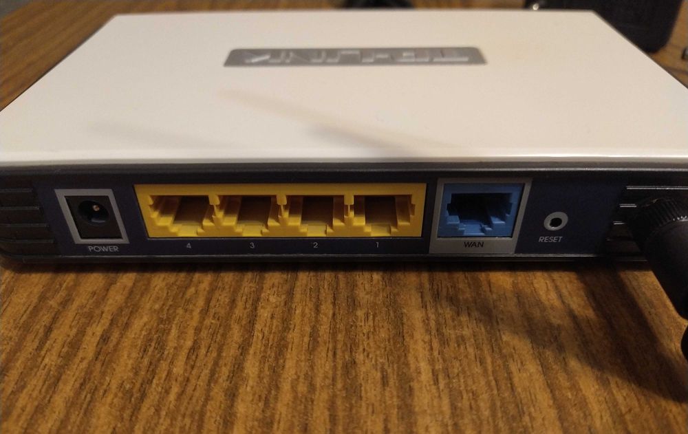 Маршрутизатор (роутер) TP-LINK TL-WR542G + кабель живлення
