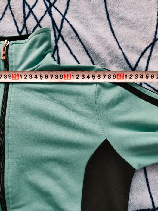 Гарний спортивний костюм для дівчинки