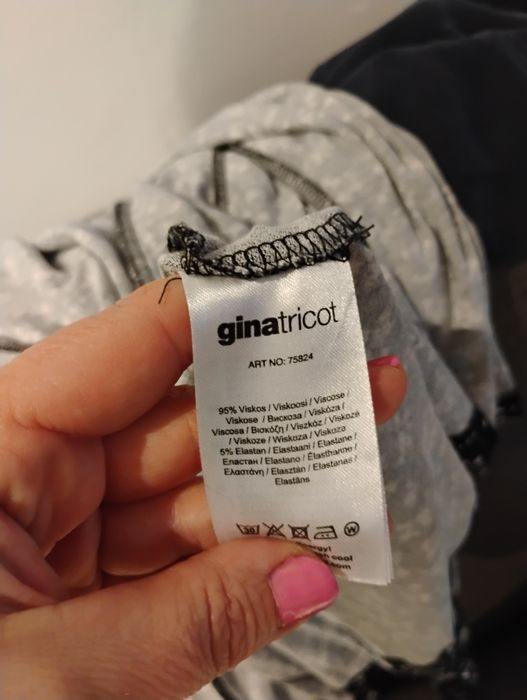 Sukienka Gina Tricot M