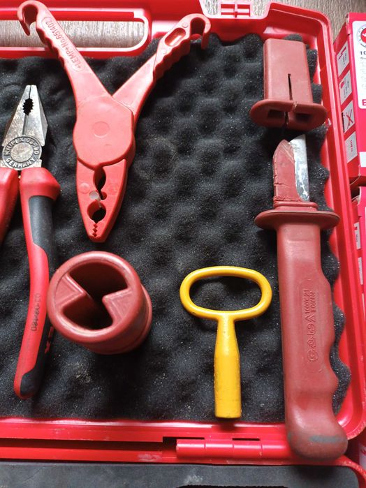 Narzędzia izolowane Lemp i Knipex