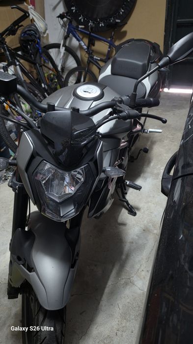 Benneli bn 125 cinza
