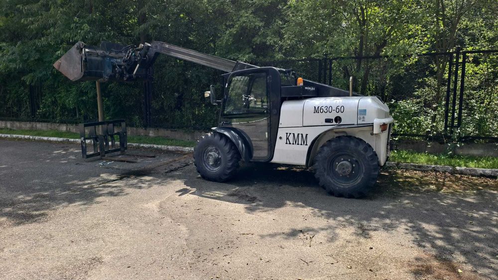 Ładowarka teleskopowa KMM