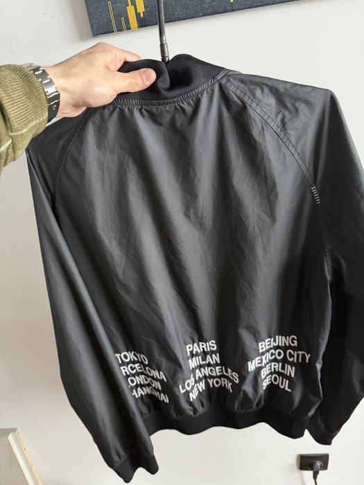 Ветровка Nike бомбер