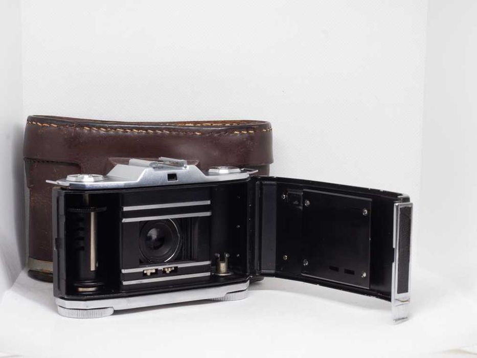 Máquina fotográfica analógica 35 mm Zeiss Ikon IKONTA 522/24