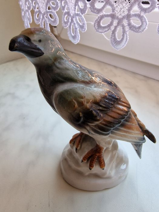 Figurka porcelanowa orzeł sygnowana