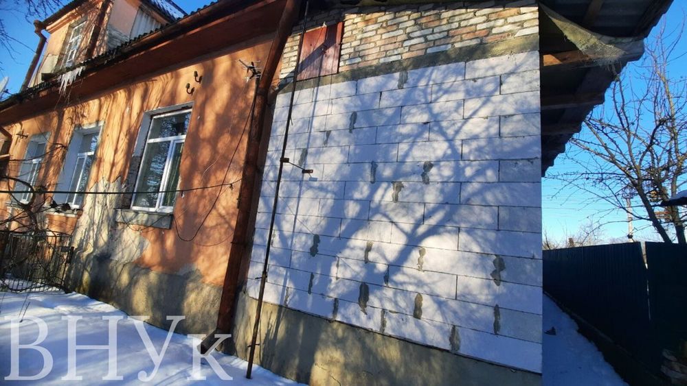 Продам квартиру з земельною ділянкою в центрі м. Ківерці