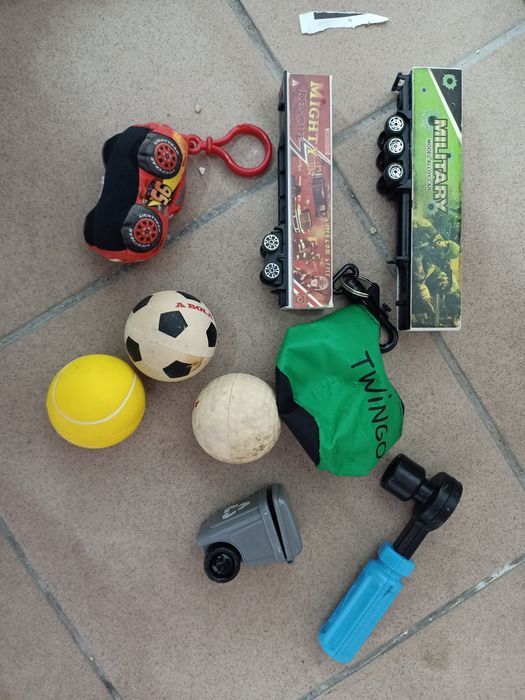 Conjunto de 4 Estojos Escolares + Oferta