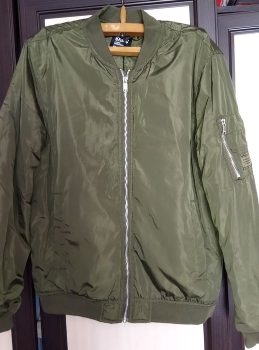 Вітровка, бомбер